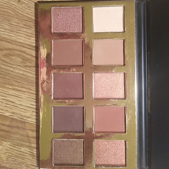 Crown Fuego Eyeshadow Palette - Picture 2 of 5